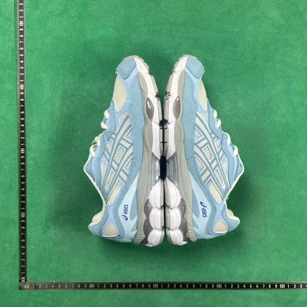 Asics Gel-Nimbus Sneakers
