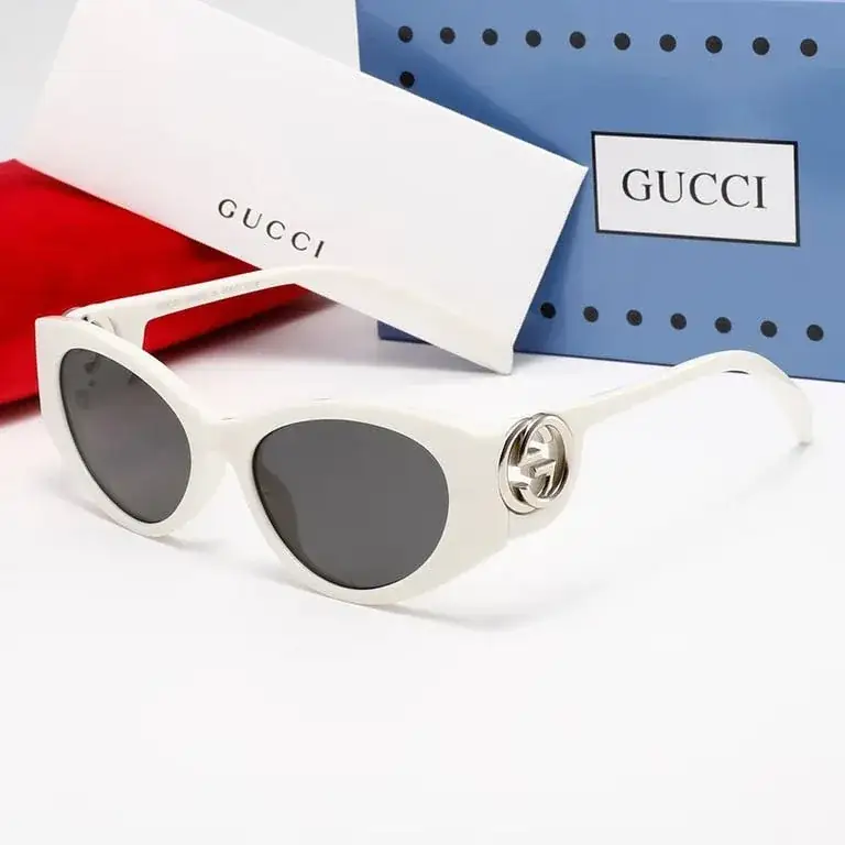 Gucci Cat-Eye Shades