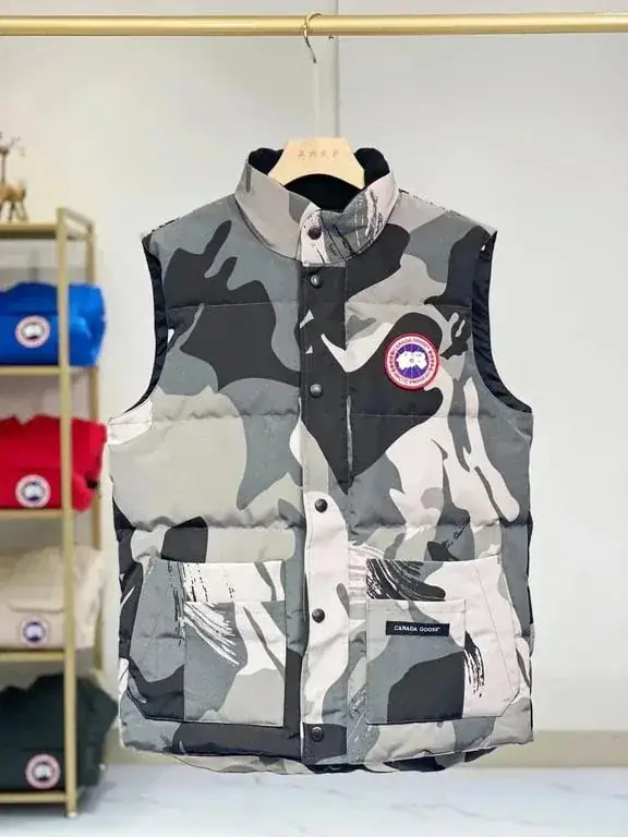 Canada Goose Puffer Vest Camo