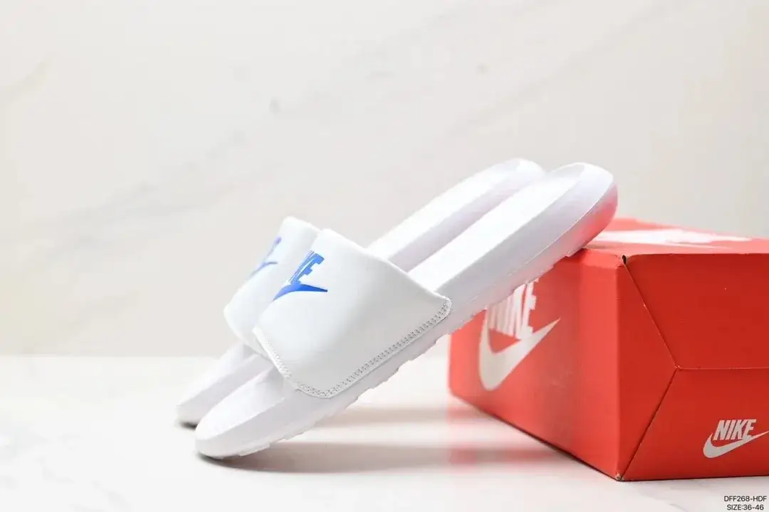 Nike Victori One Slide Sports Slippers
