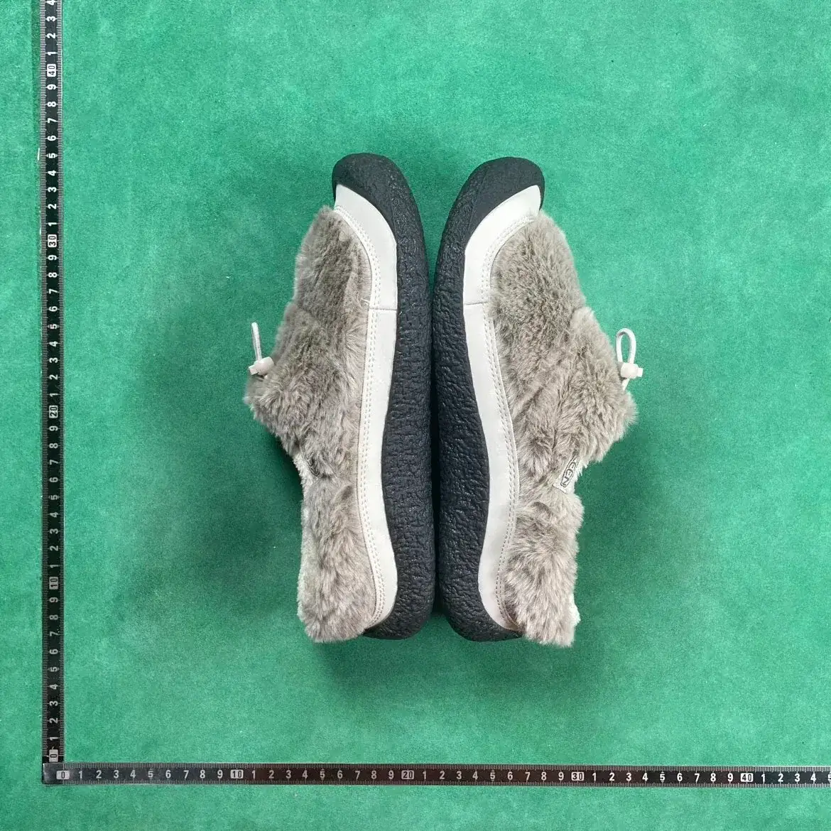 UGG plush toe-covering slippers