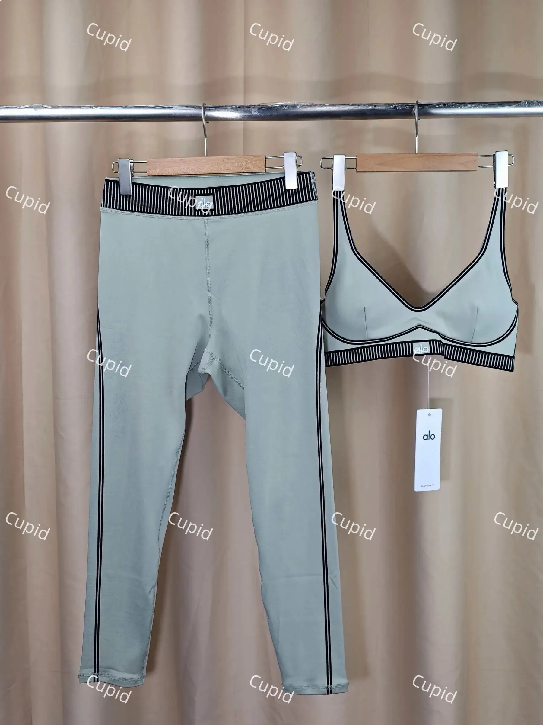 Alo Yoga Set Light Green