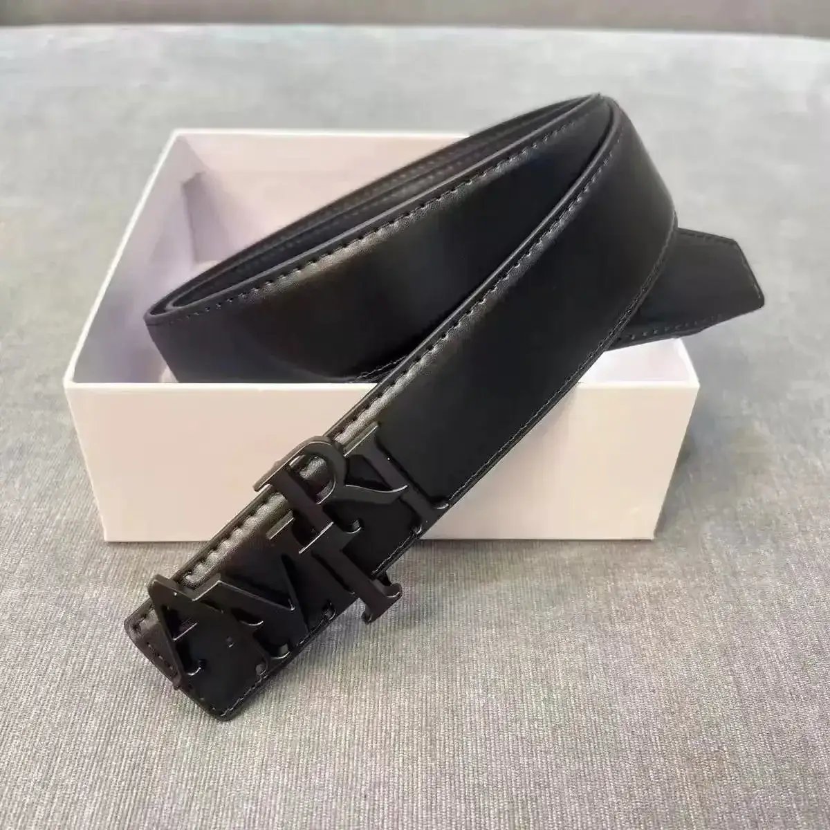 AMRI Black Smooth Leather Belt Black Buckle