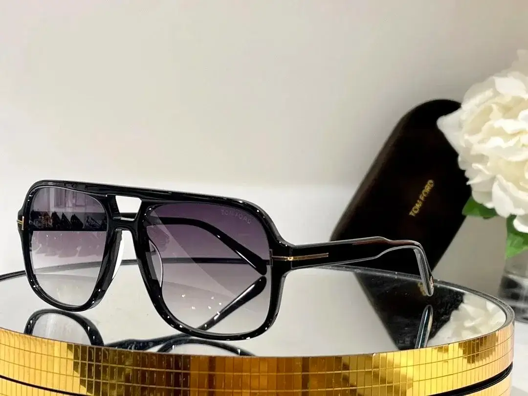 Tom Ford Sunglasses Black Gradient
