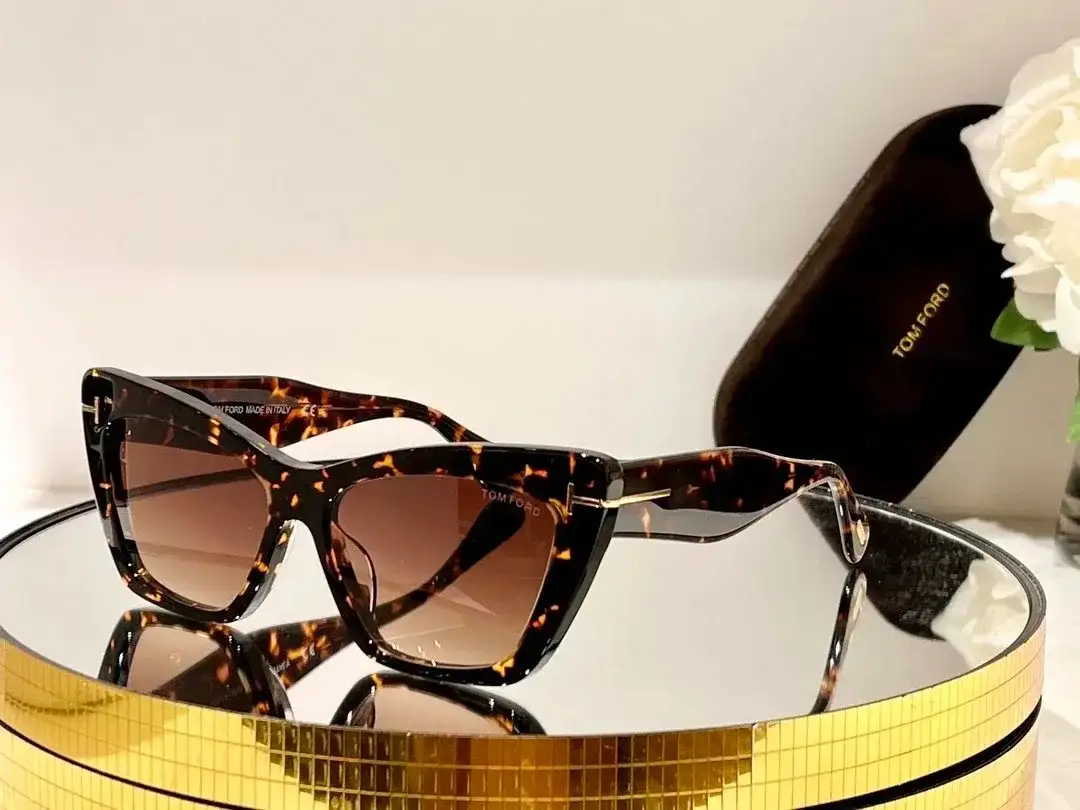 Tom Ford Cat Eye Sunglasses Dark Tortoise