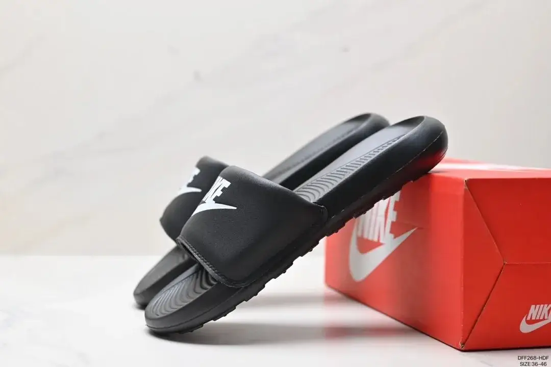 Nike Offcourt Slide Black White