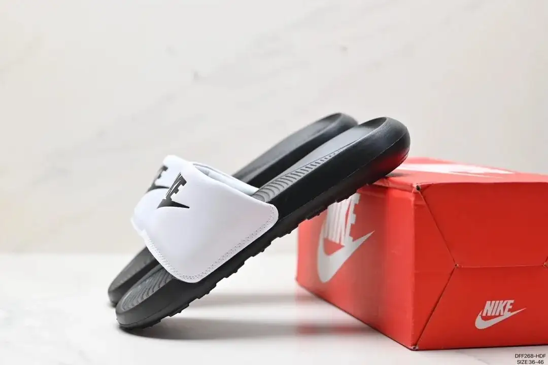 Nike Offcourt Slide White Black