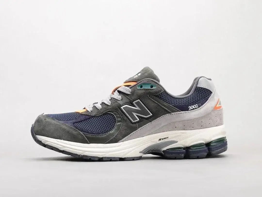 New Balance 2002R Castlerock