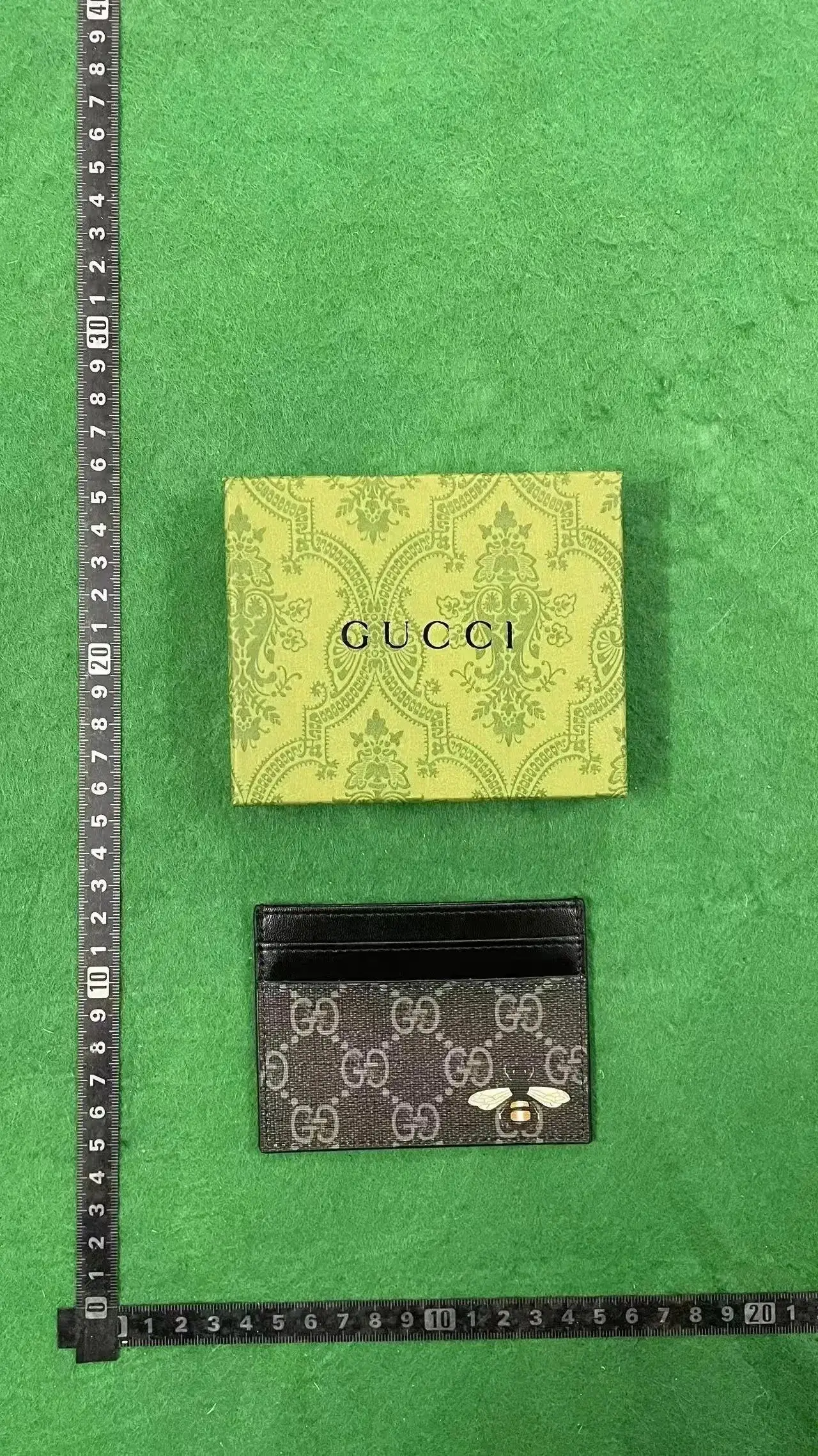 Gucci GG Supreme Bee Card Holder Black