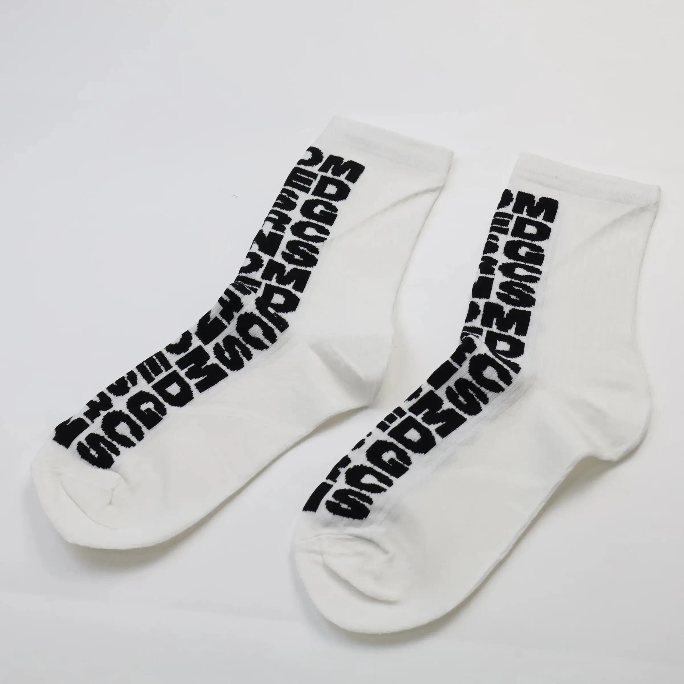 Comme des Garçons Vertical Logo Socks White
