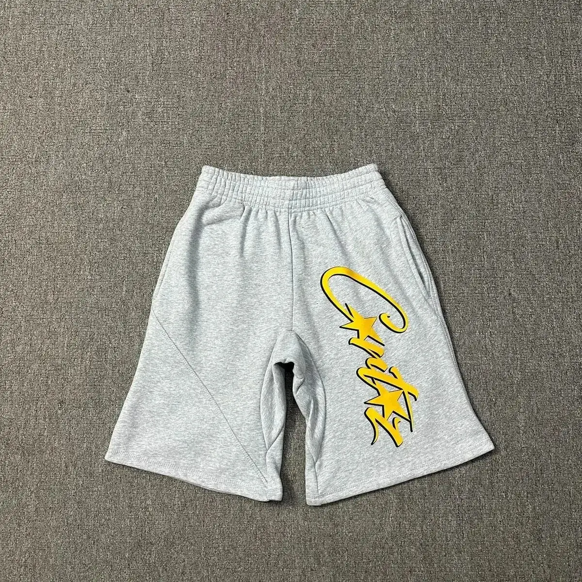 Corteiz Starz Sweatshorts Grey Yellow