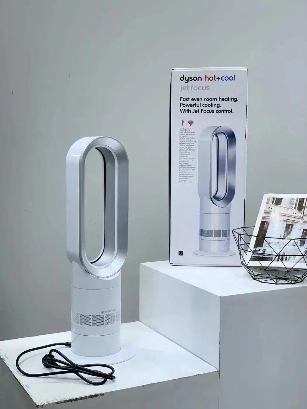 Dyson Hot+Cool AM09 Bladeless Fan (Heating and Cooling)