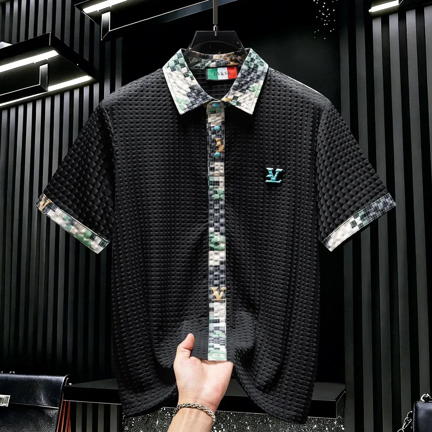 Men Short-Sleeve Shirt with Louis Vuitton-Style Elements