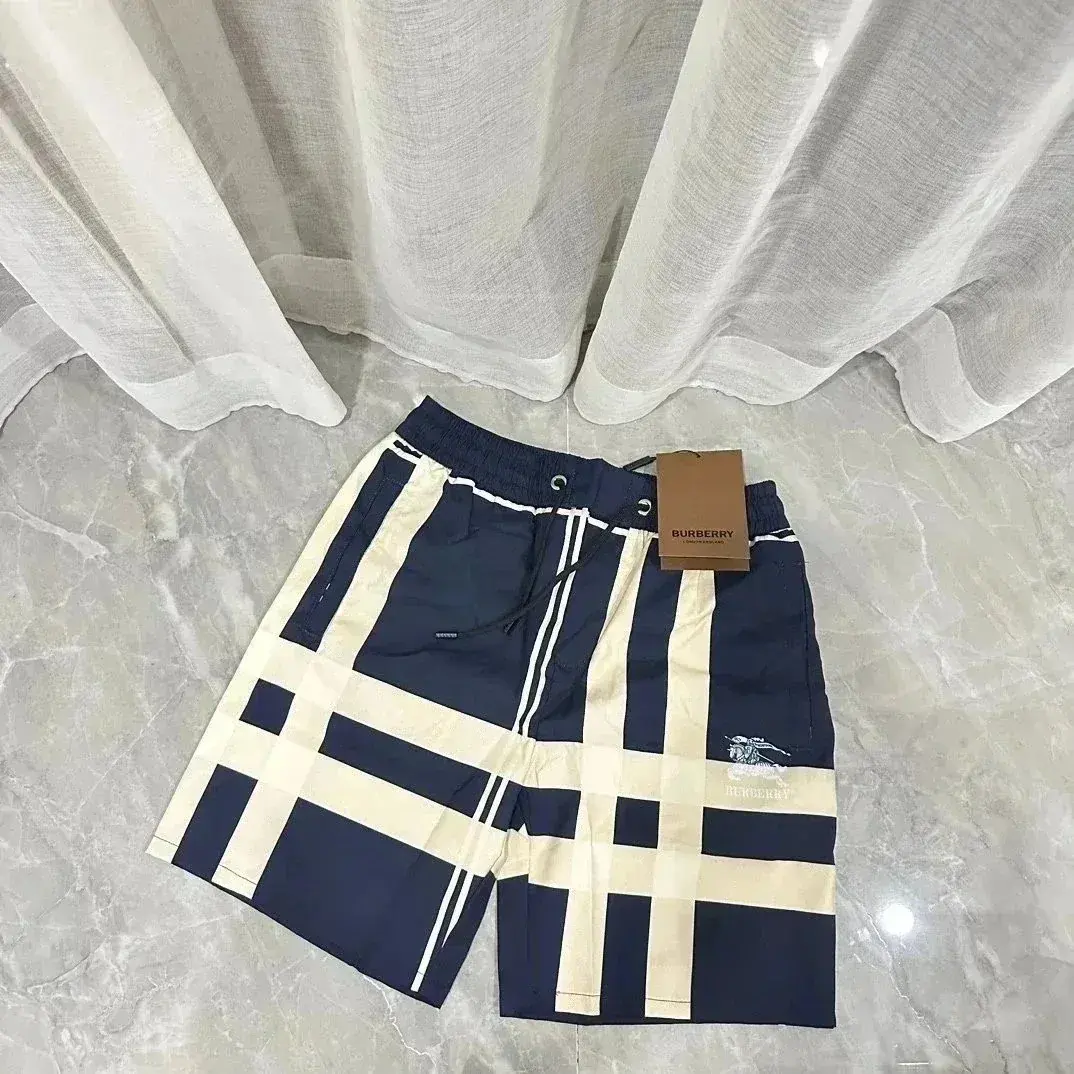 Burberry Classic Check Swim Shorts / Casual Shorts