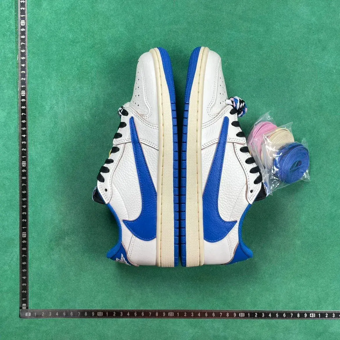 Travis Scott Jordan 1 Low