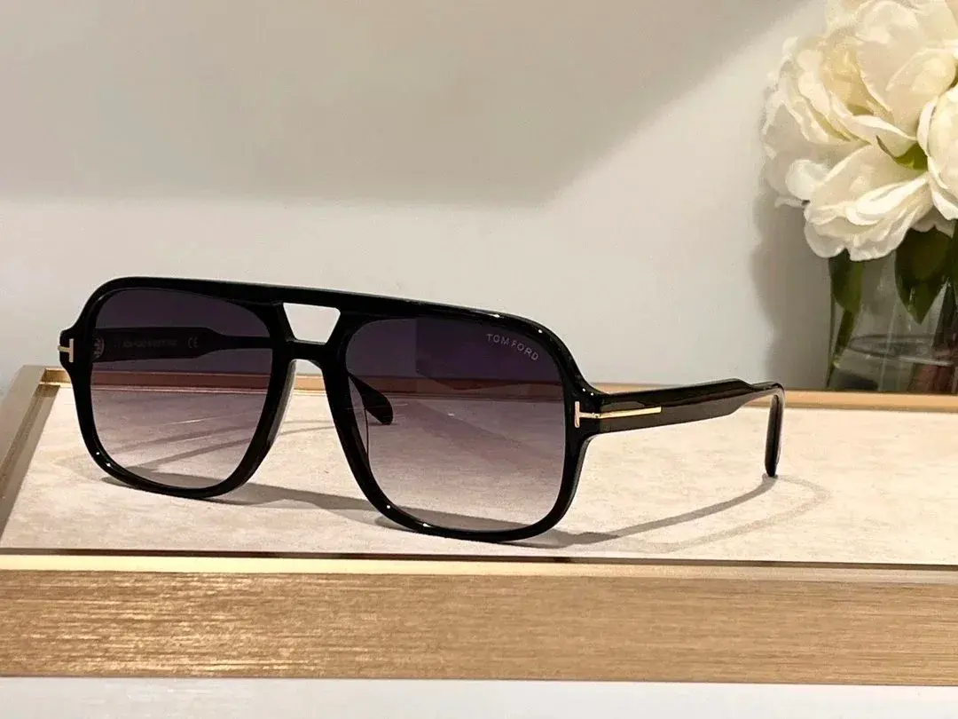 Tom Ford Aviator Sunglasses Black Gradient