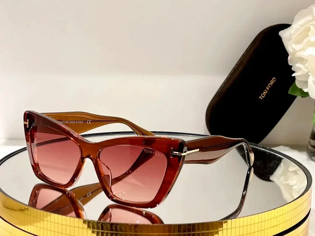 Tom Ford Cat Eye Sunglasses Brown