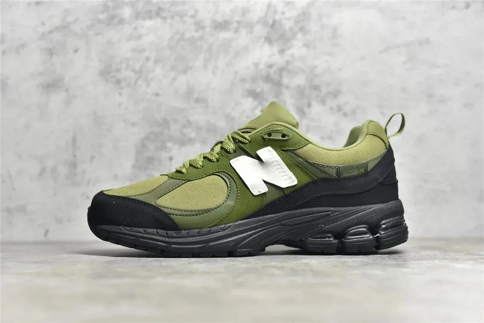 New Balance 2002R Green Black