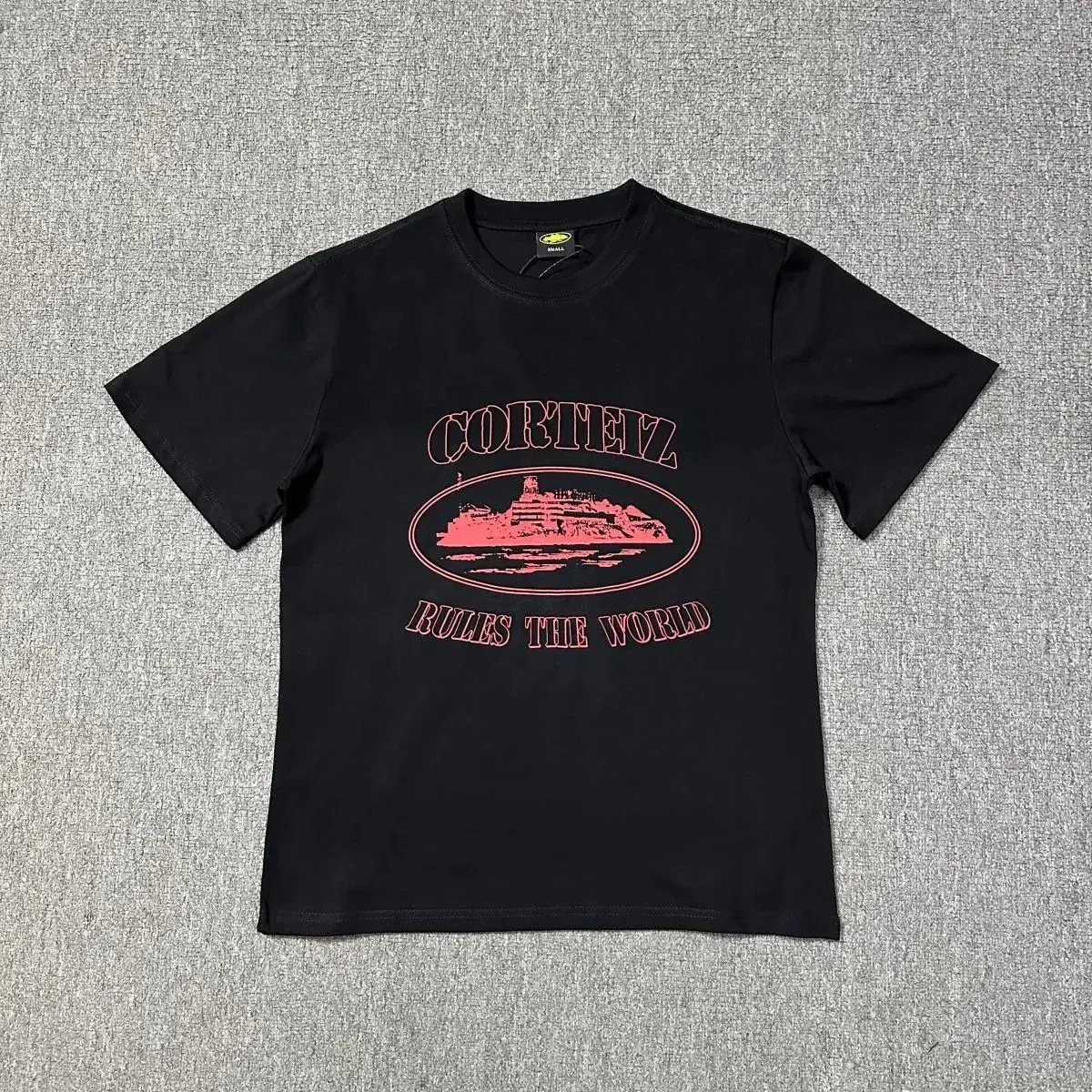 Corteiz Alcatraz Rules The World T-Shirt Black and Pink
