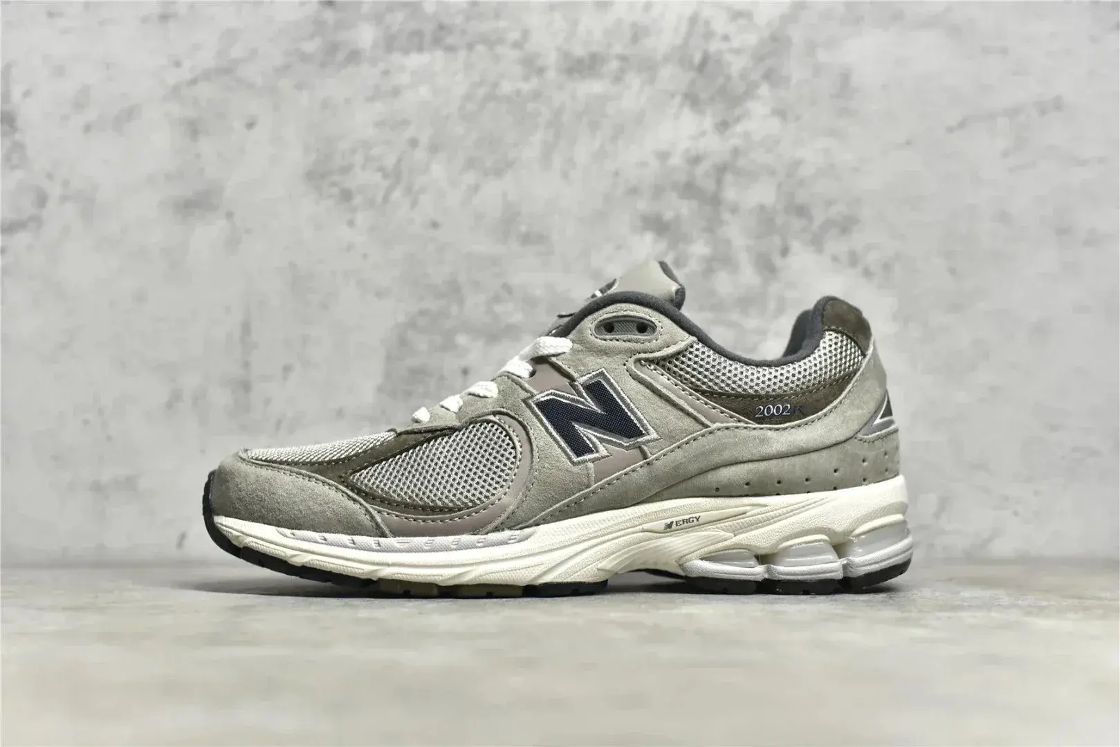 New Balance 2002R Grey Olive