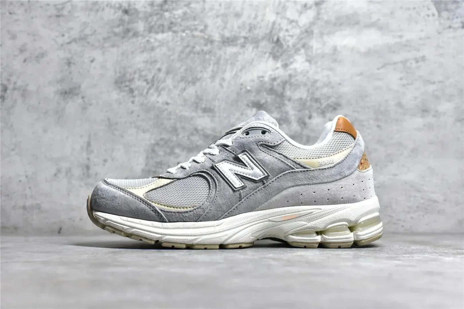 New Balance 2002R Grey Brown Heel