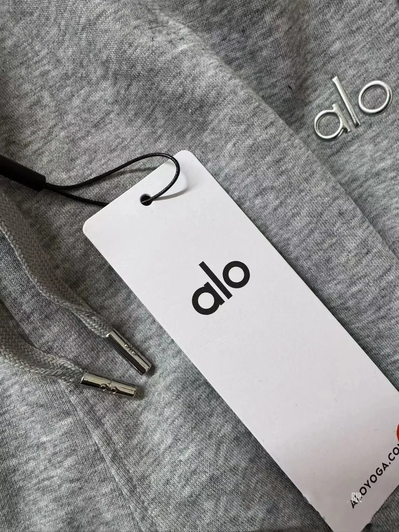 Alo Yoga Brand Tag Detail Heather Grey