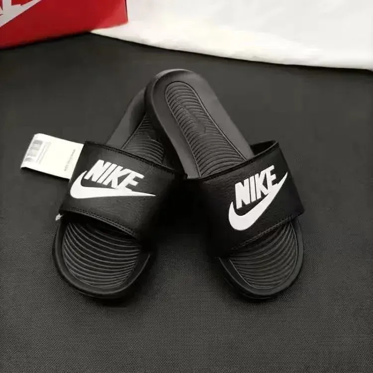 Nike VICTORI ONE Slide Black White
