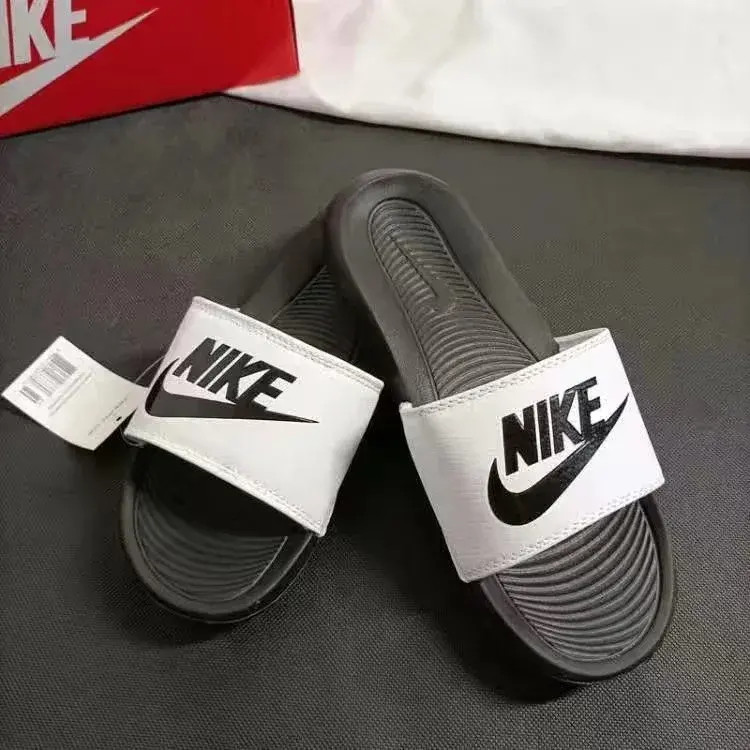 Nike VICTORI ONE Slide Black White Black
