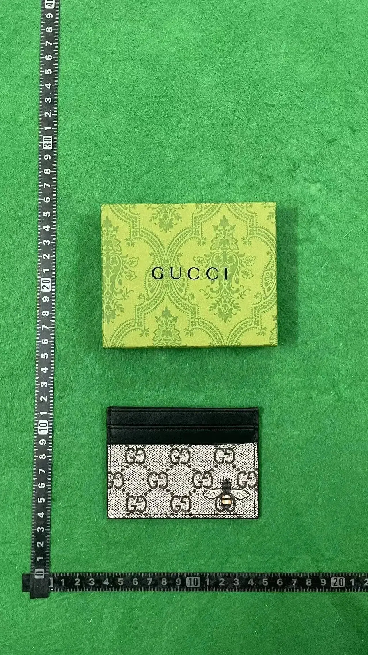 Gucci GG Supreme Bee Card Case