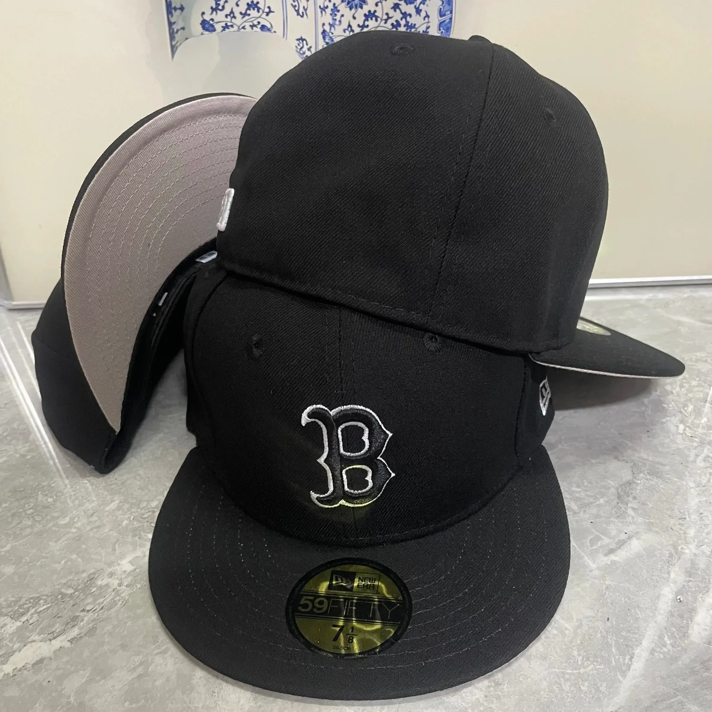 New Era Boston Red Sox Black Fitted Hat