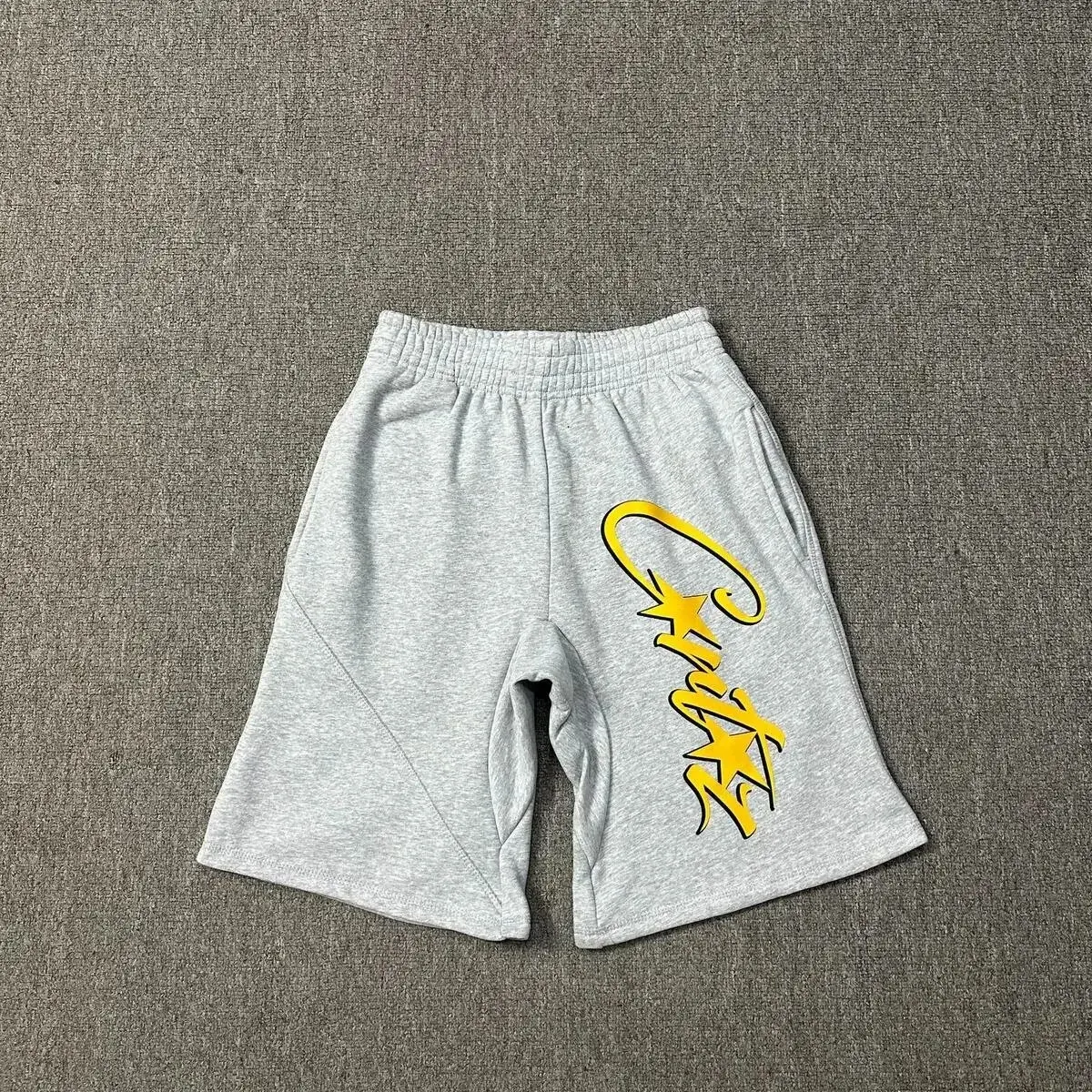 Corteiz Starz Sweatshorts Grey Yellow