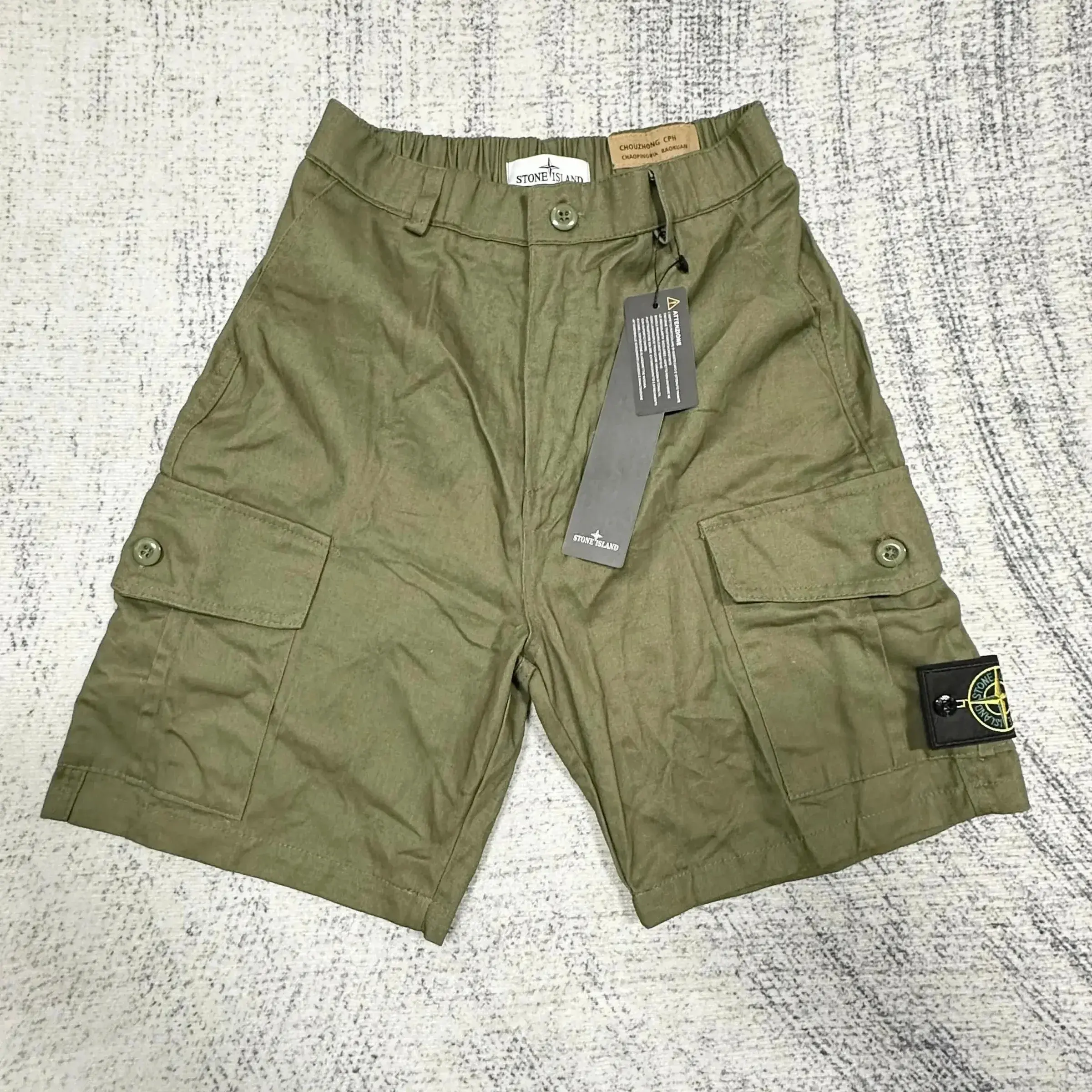 Stone Island Badge Cargo Shorts Olive Green