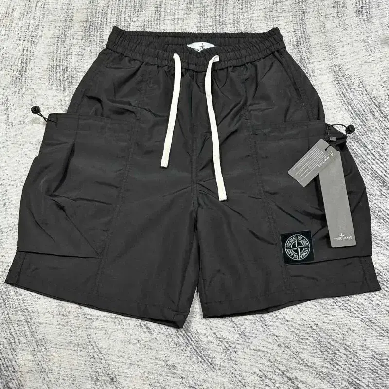 Stone Island Bungee Cargo Shorts Black