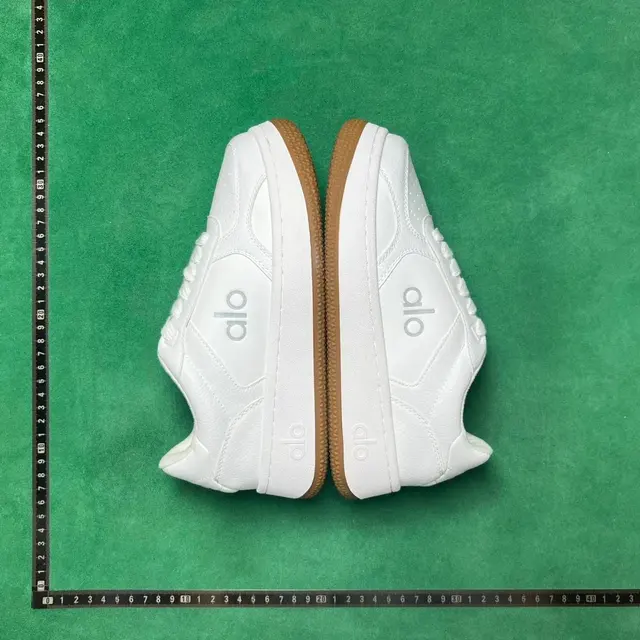 Alo Logo Low-Top Sneakers