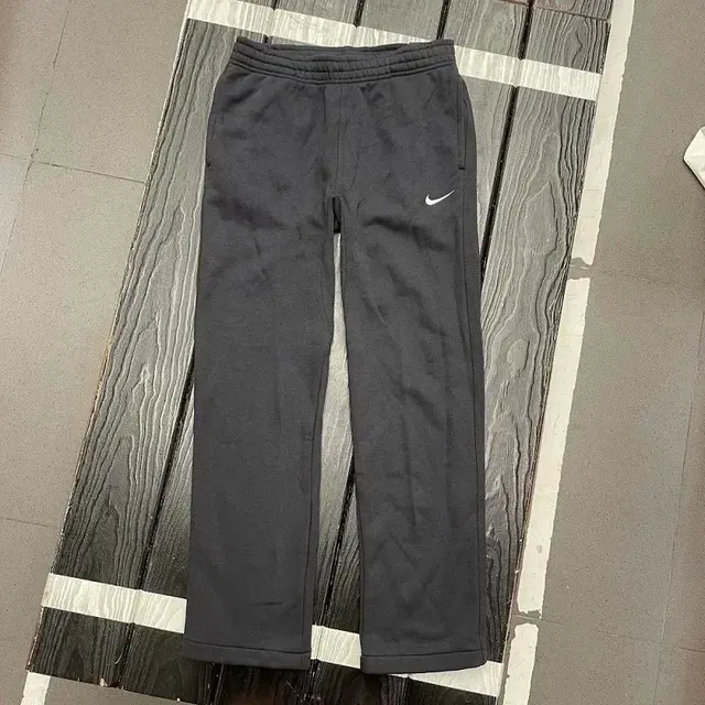 Nike Straight-Leg Sweatpants