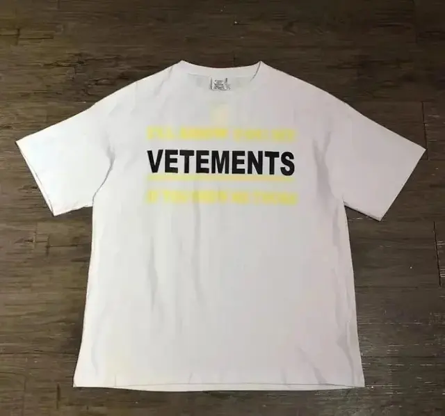 VETEMENTS Slogan-Print T-Shirt