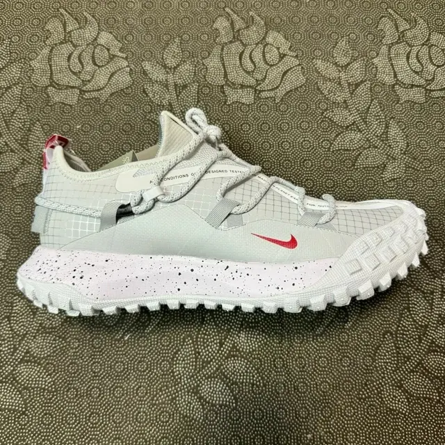 Nike ACG Mountain Fly 2 Low Silver Red