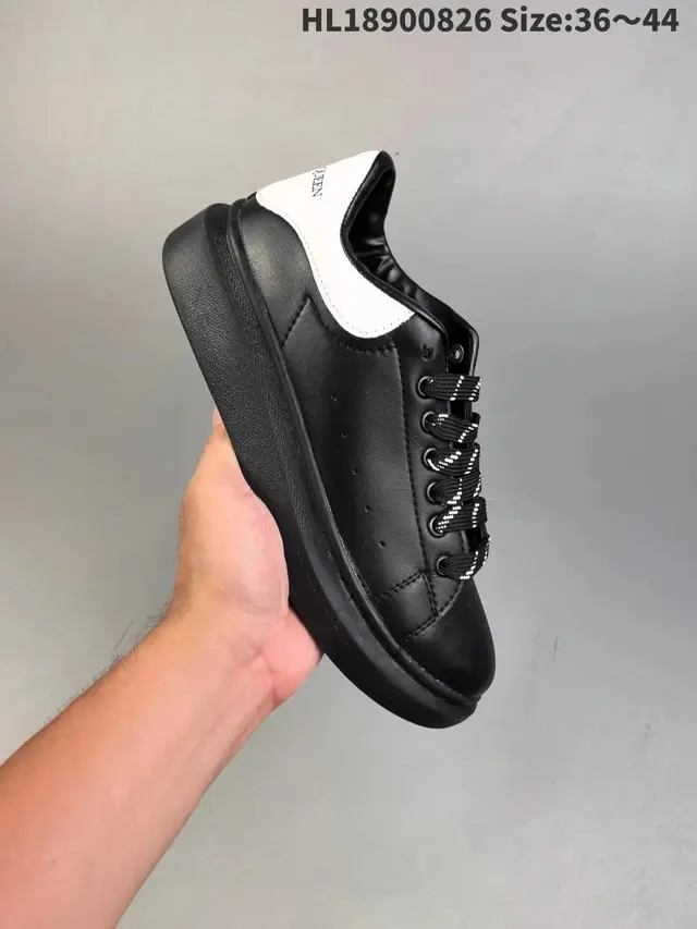 MK full black and white tail