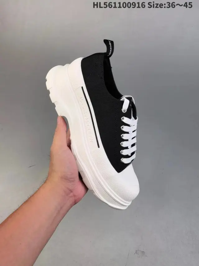 MK thick bottom black and white