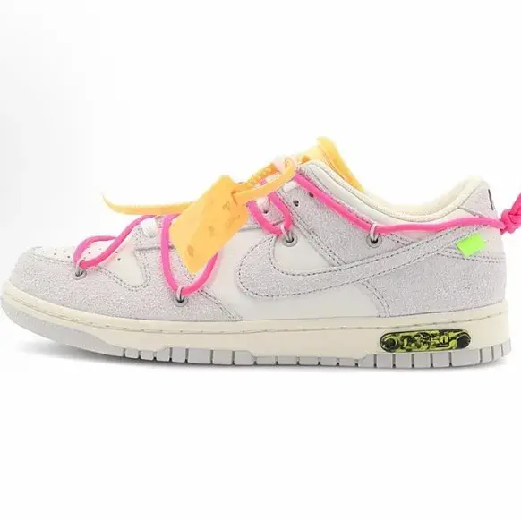 Off-White x Nike Dunk Low The 23