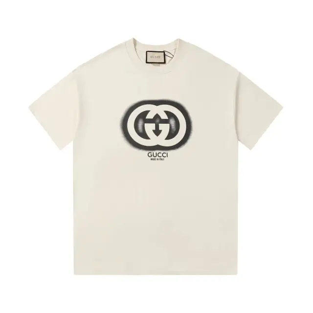 Gucci Interlocking G Spray Off-White T-Shirt