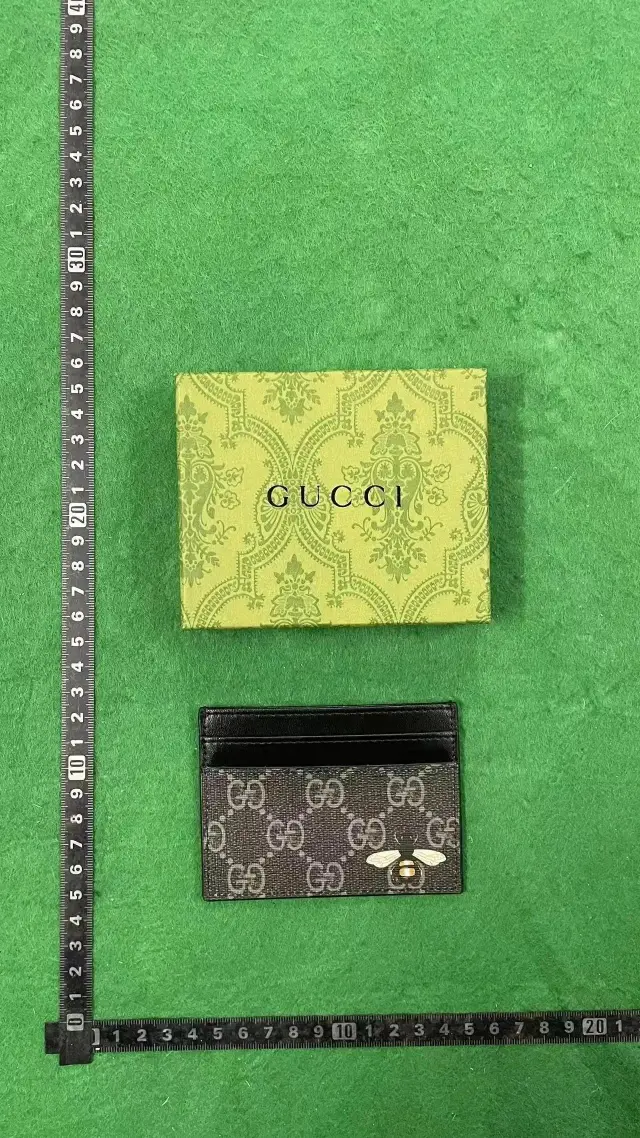 Gucci GG Supreme Bee Card Holder Black