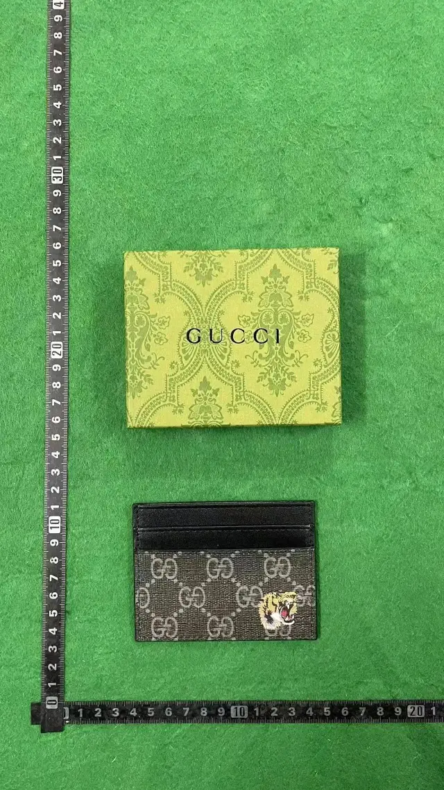 Gucci GG Supreme Tiger Card Case