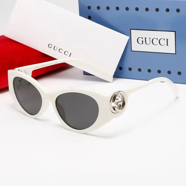 Gucci Cat-Eye Sunglasses White Grey