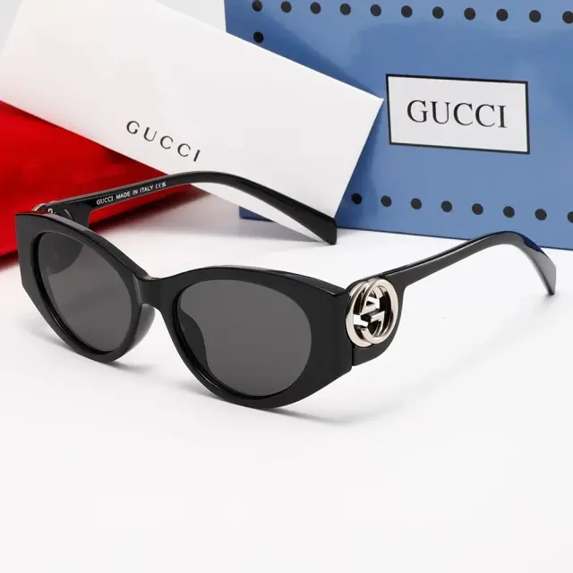 Gucci Cat-Eye Sunglasses Black
