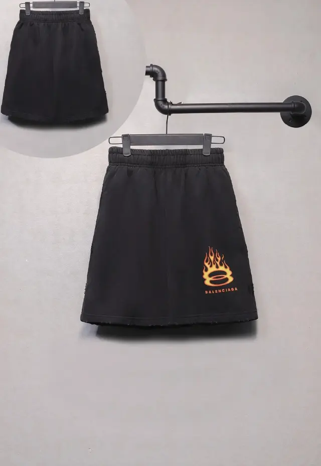 Balenciaga Flame Logo Sweatshorts 'Black'