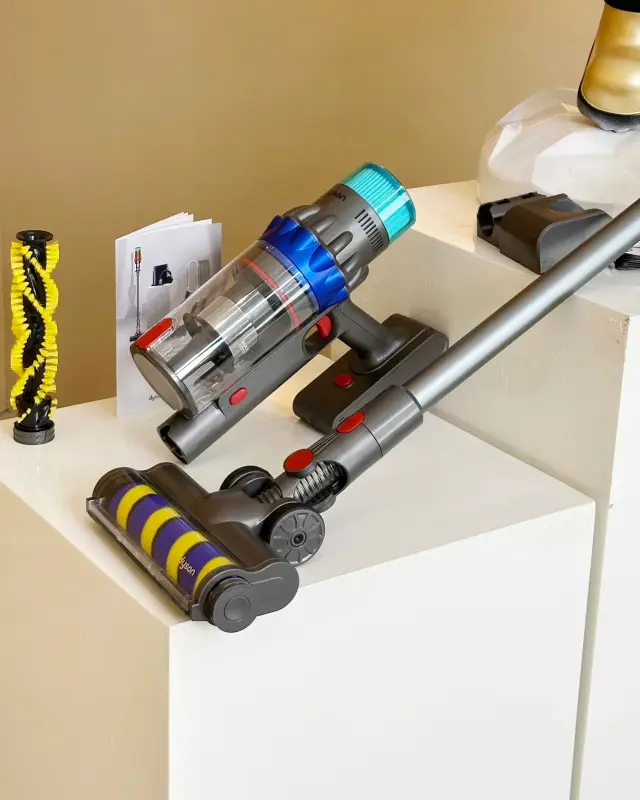 Dyson V15 Detect Fluffy