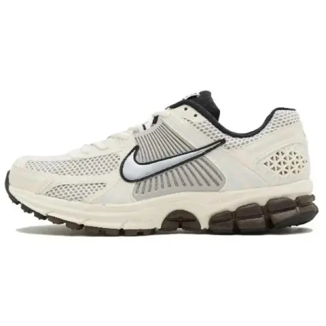 Nike Zoom Vomero 5 Beige and Brown
