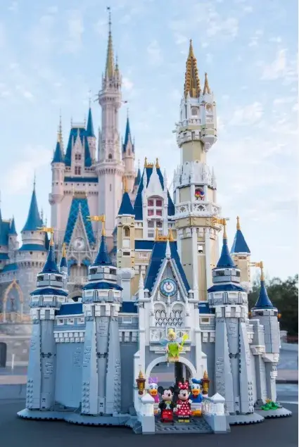 LEGO Disney The Disney Castle