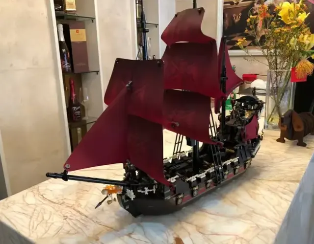 LEGO Pirates of the Caribbean Queen Anne's Revenge